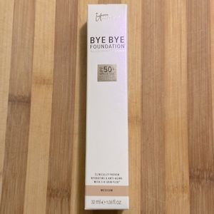 It cosmetics Bye Bye Foundation - medium